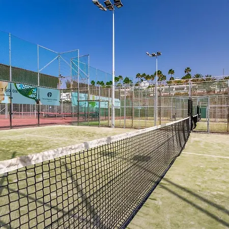 Blue Volcano-pool, Gym And Activities In Sport Center Fariones Included * Puerto del Carmen (Lanzarote)