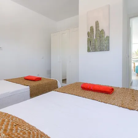 Blue Volcano-pool, Gym And Activities In Sport Center Fariones Included * Puerto del Carmen (Lanzarote)